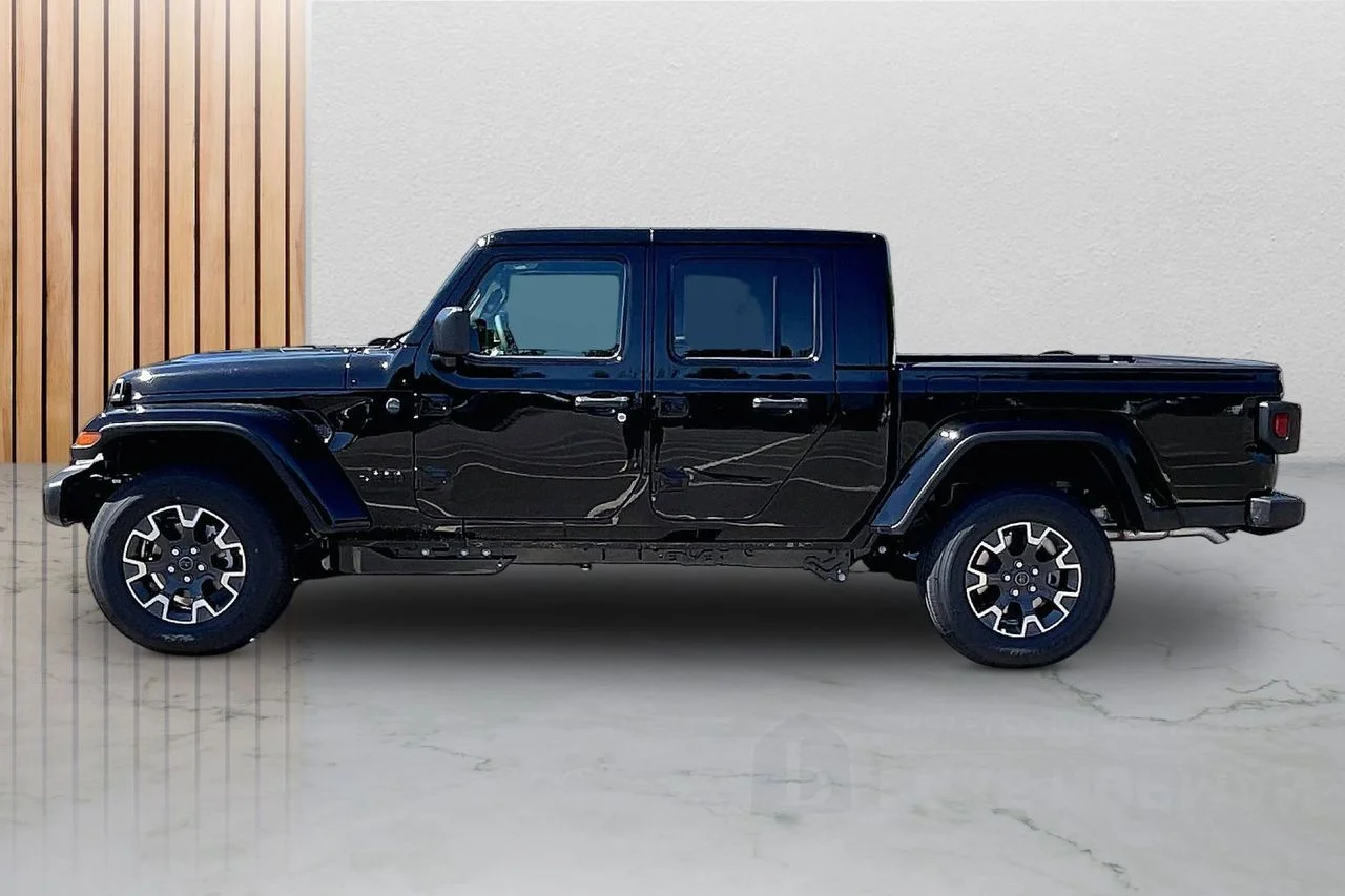 New 2026 Black Clear-Coat Exterior Paint Jeep Sahara image 6