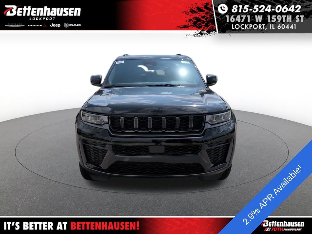 New 2026 Diamond Black Crystal Pearl-Coat Exterior Paint Jeep Laredo image 15