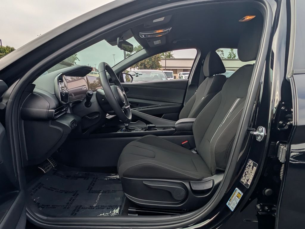 Certified Used 2025 Black Hyundai SEL Sport image 12