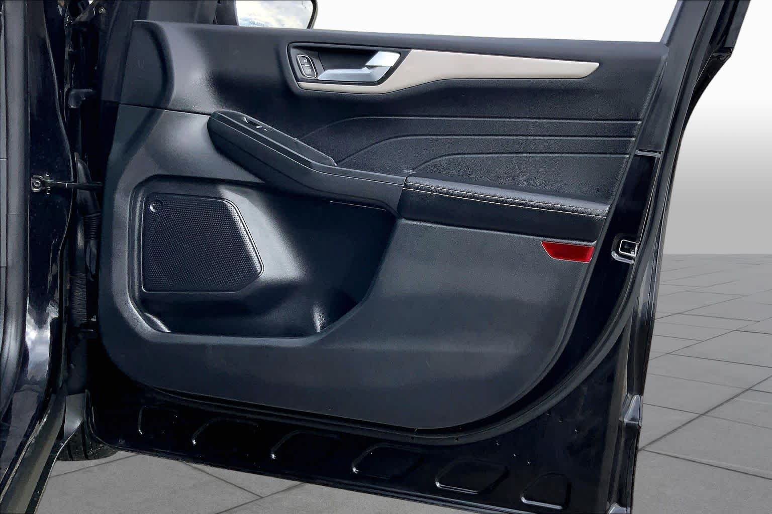 Used 2021 Agate Black Ford SE Hybrid image 22