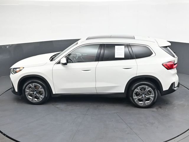 Used 2023 White BMW xDrive28i image 34