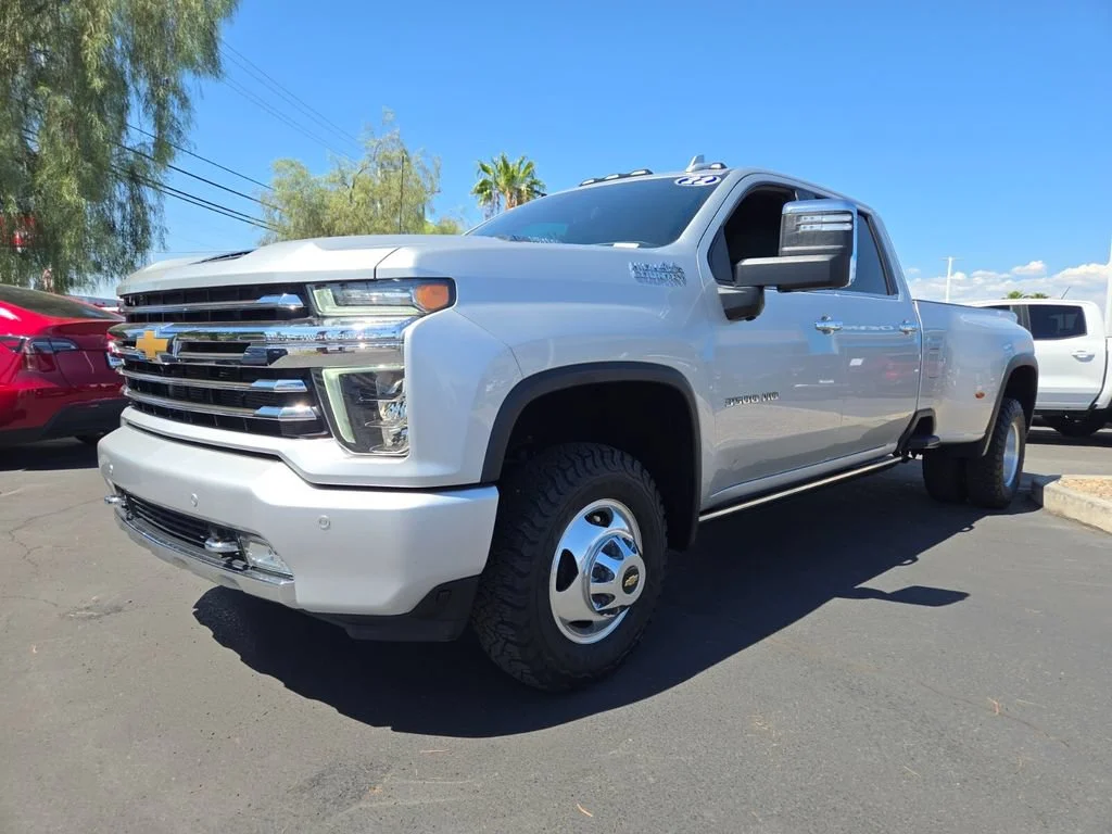 Used 2022 Silver Ice Metallic Chevrolet High Country DRW image 2