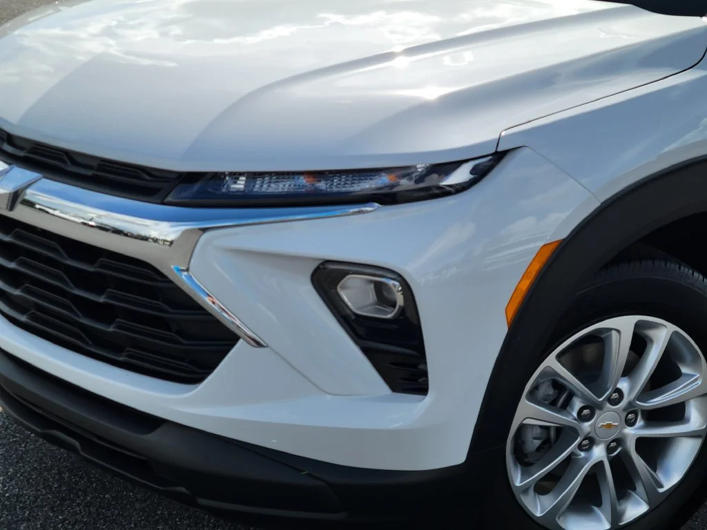 New 2026 Summit White Chevrolet LS image 10