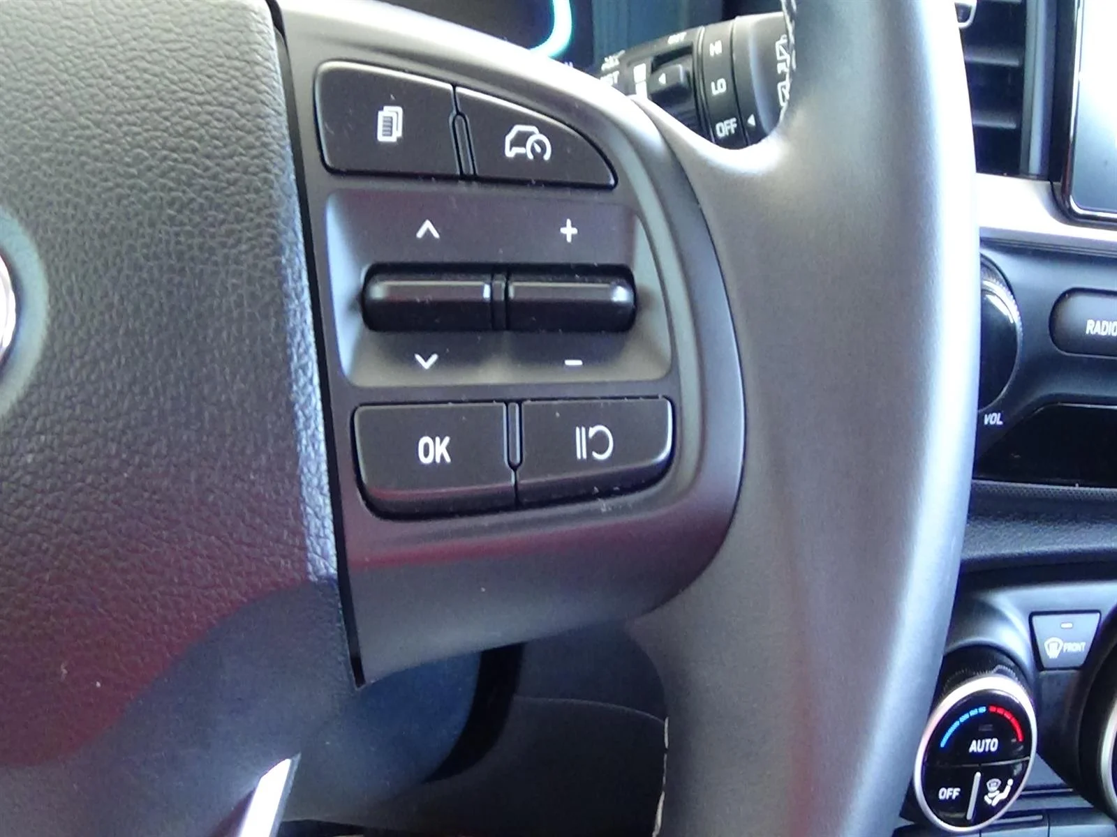 Used 2025 Lunar White (saw) Hyundai SEL image 19