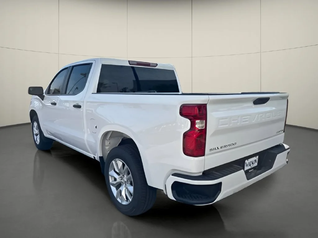 New 2026 Summit White Chevrolet Custom image 3