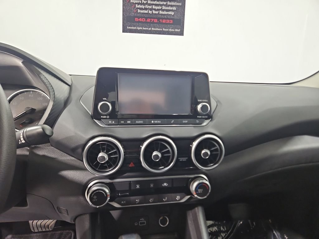 Used 2021 White Nissan S image 19