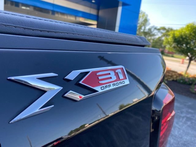Used 2020 Black GMC SLT image 11