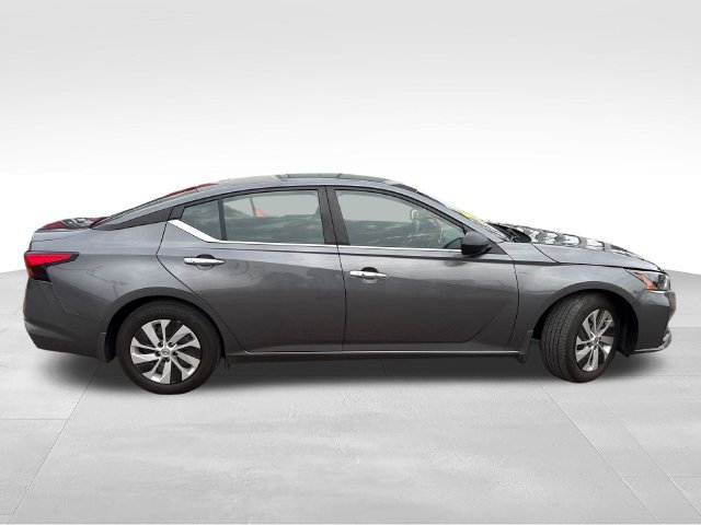 Certified Used 2025 Gray Nissan 2.5 S image 9