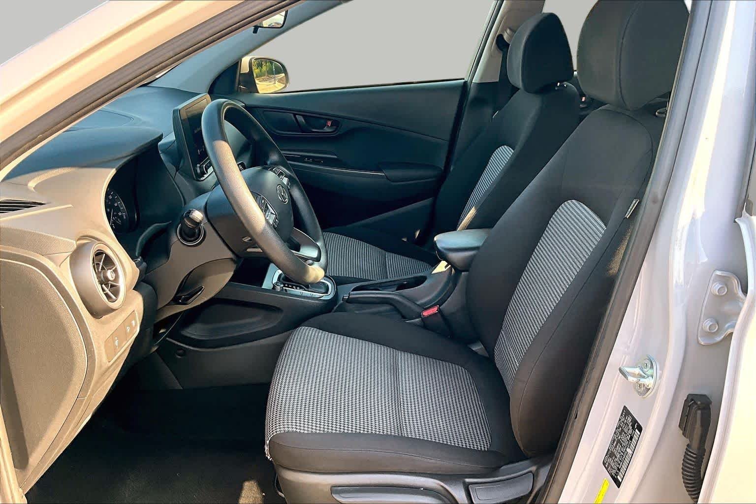 Pre-Owned 2022 Hyundai Kona SE