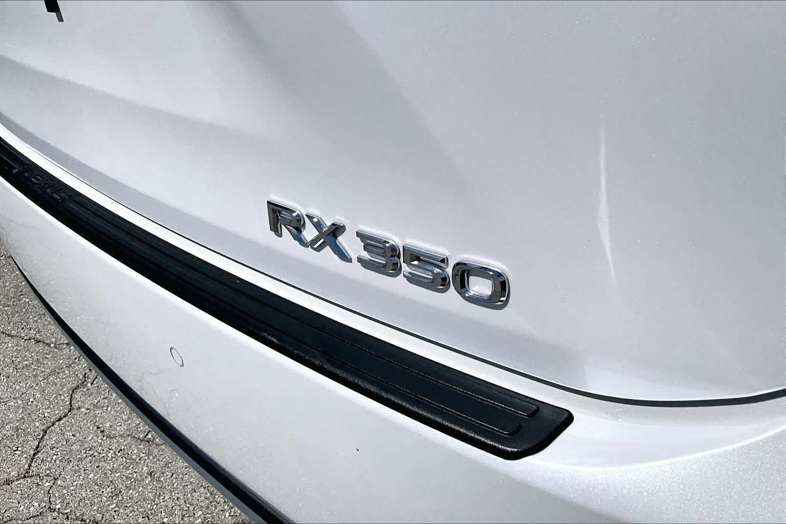 Used 2022 Eminent White Pearl Lexus  image 10