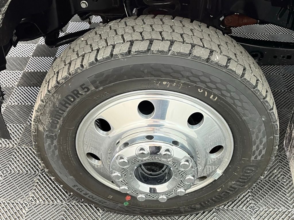 New 2026 Gray Ford XL image 15