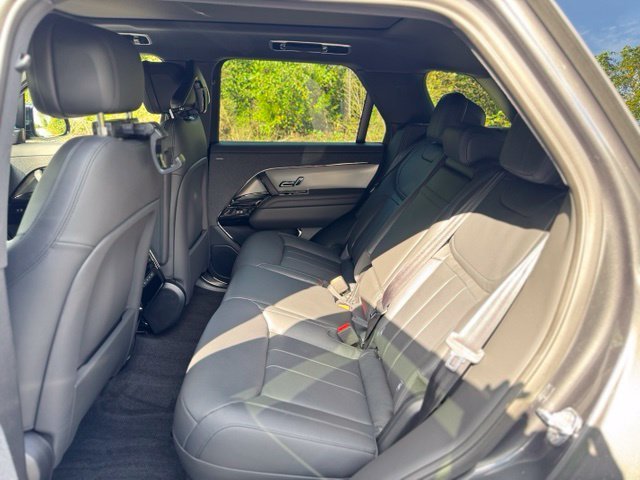 New 2027  Land Rover SE image 13