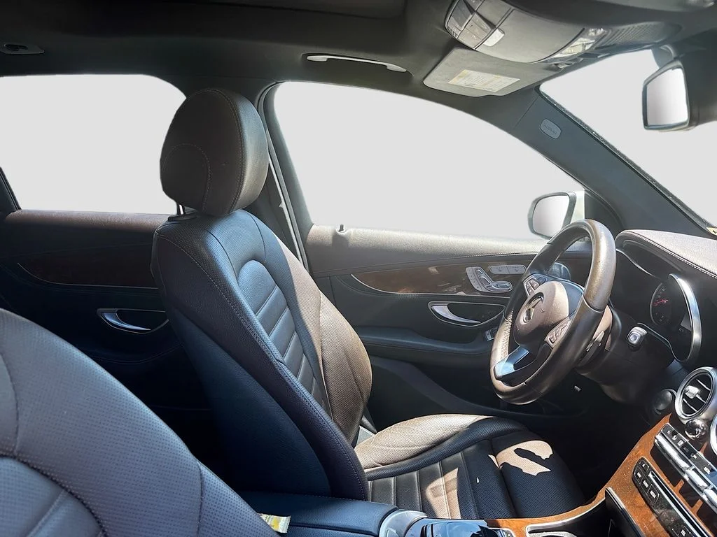 Used 2018 White Mercedes-Benz GLC 300 image 24