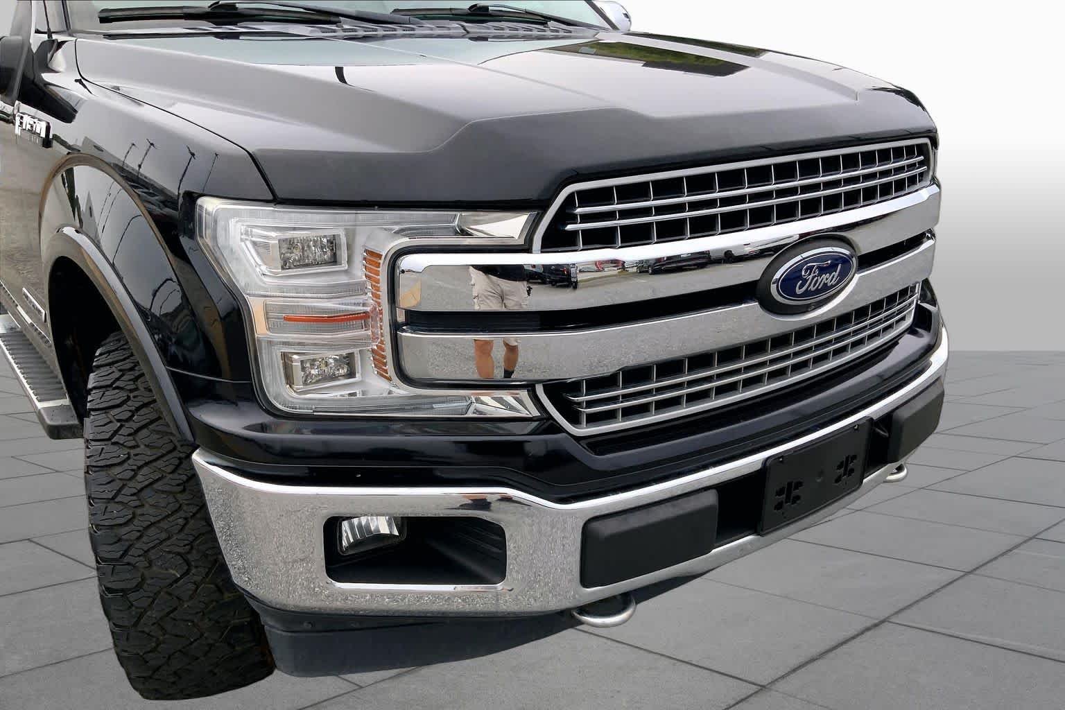 Used 2019 Agate Black Metallic Ford LARIAT image 28