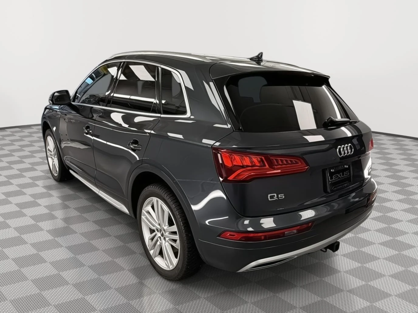 Used 2018 Manhattan Gray Metallic Audi Premium Plus image 4