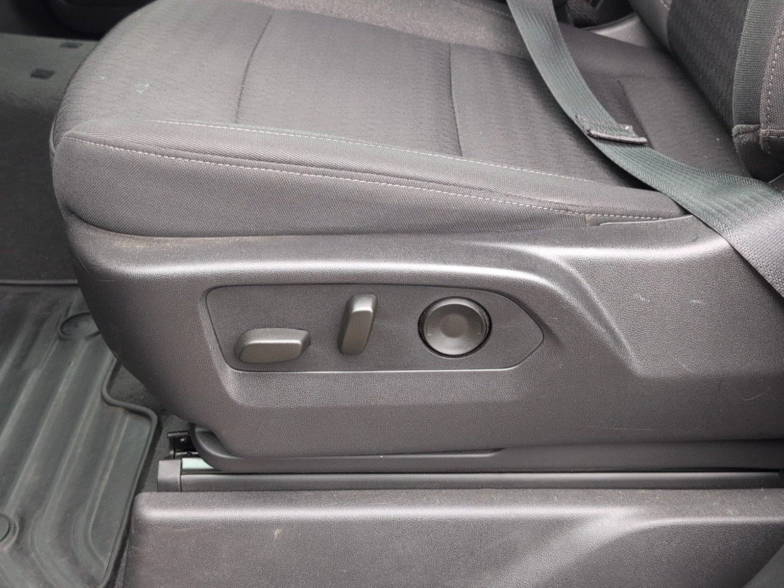 Used 2025 Black Chevrolet Custom image 18