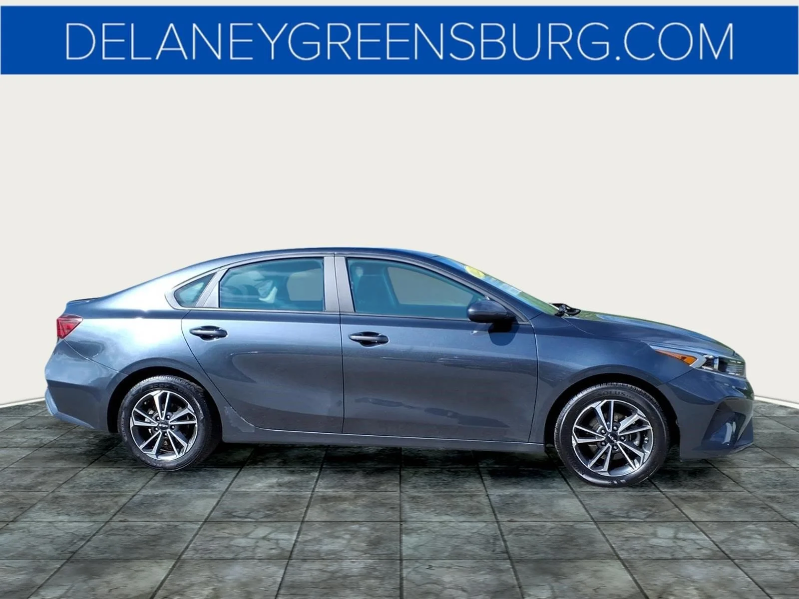 Used 2023 Gravity Gray Kdg Kia LXS image 2