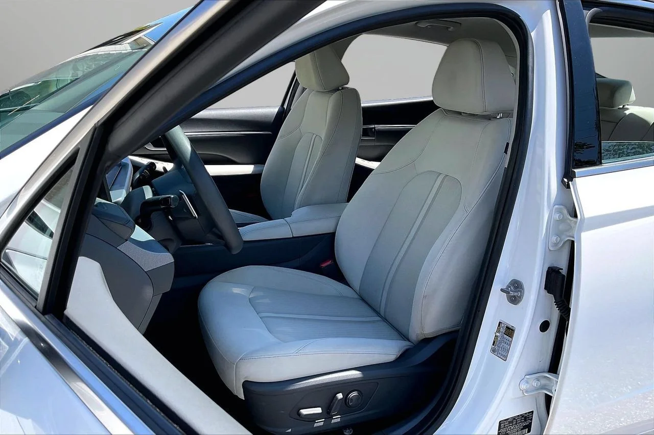 Certified Used 2024 White Hyundai SEL image 20