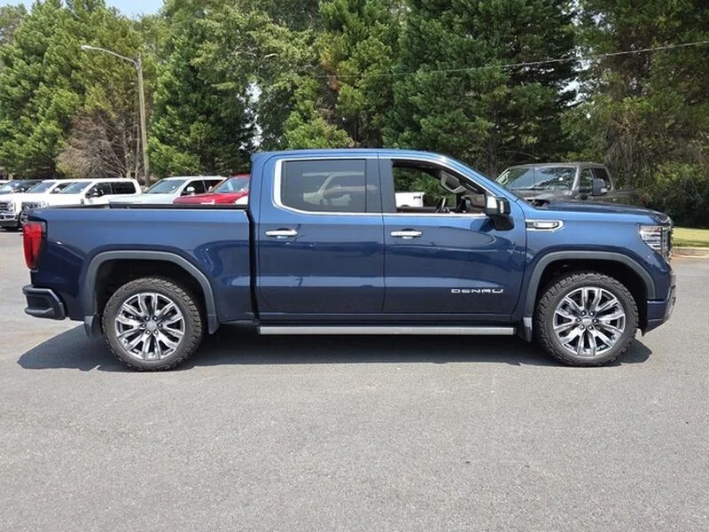 Used 2023 Pacific Blue Metallic GMC Denali image 17