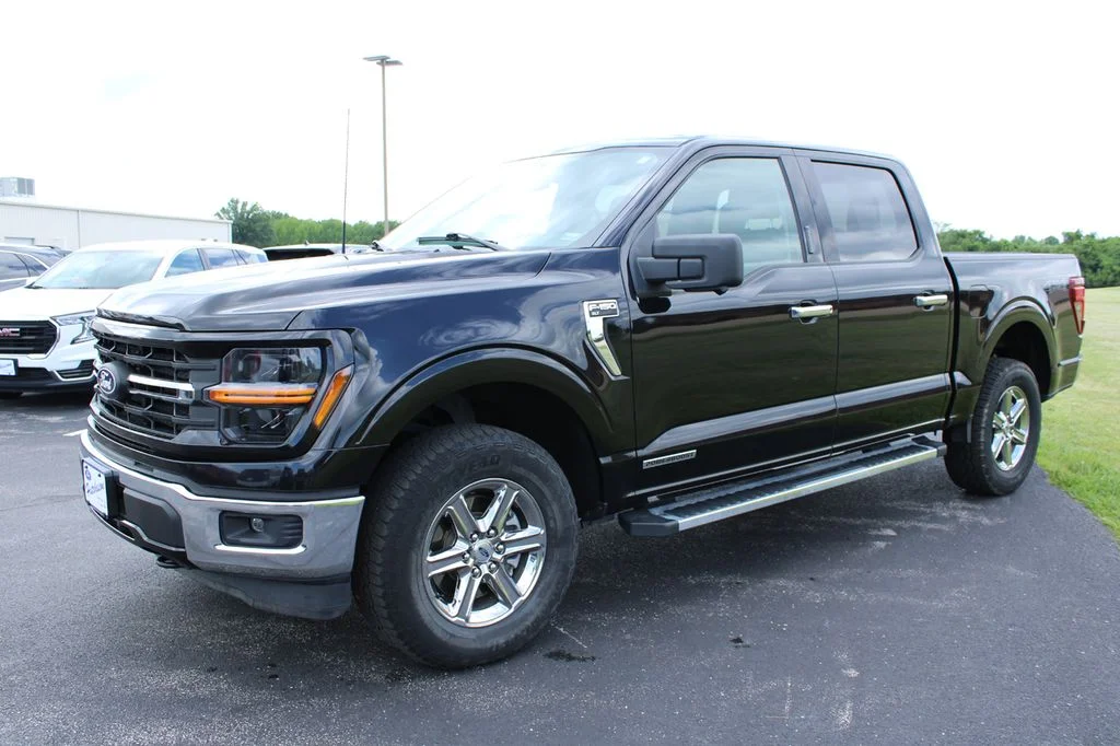 Used 2024 Black Metallic Ford XLT image 3