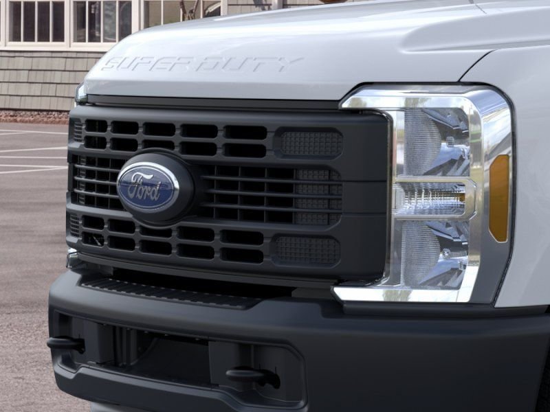 New 2026 Oxford White Ford XL image 17