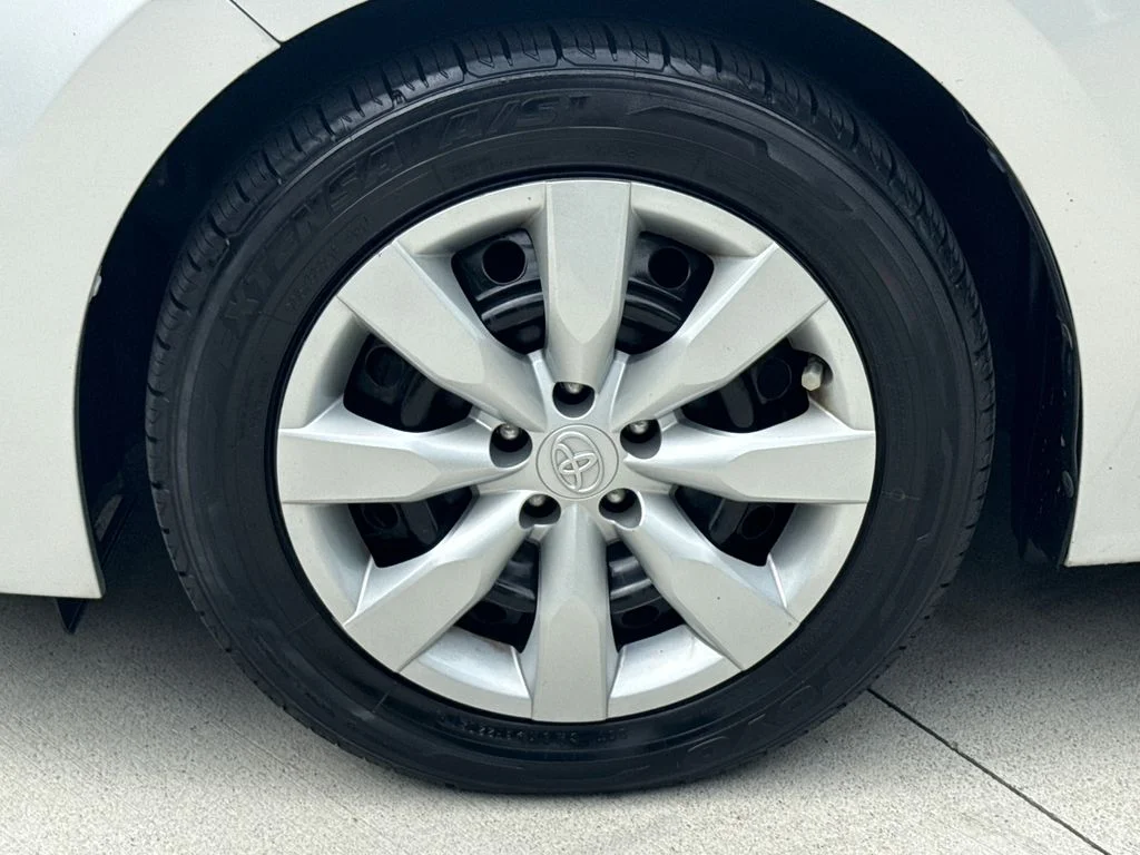 Used 2016 Classic Silver Metallic Toyota LE image 11