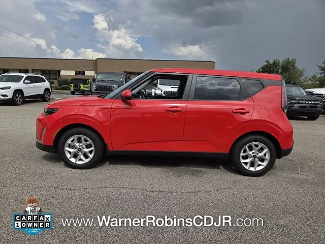 Used 2025 Red Kia LX image 4