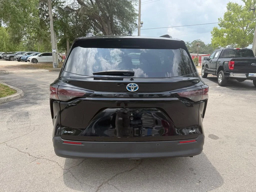 Used 2025 Midnight Black Metallic Toyota XLE image 5