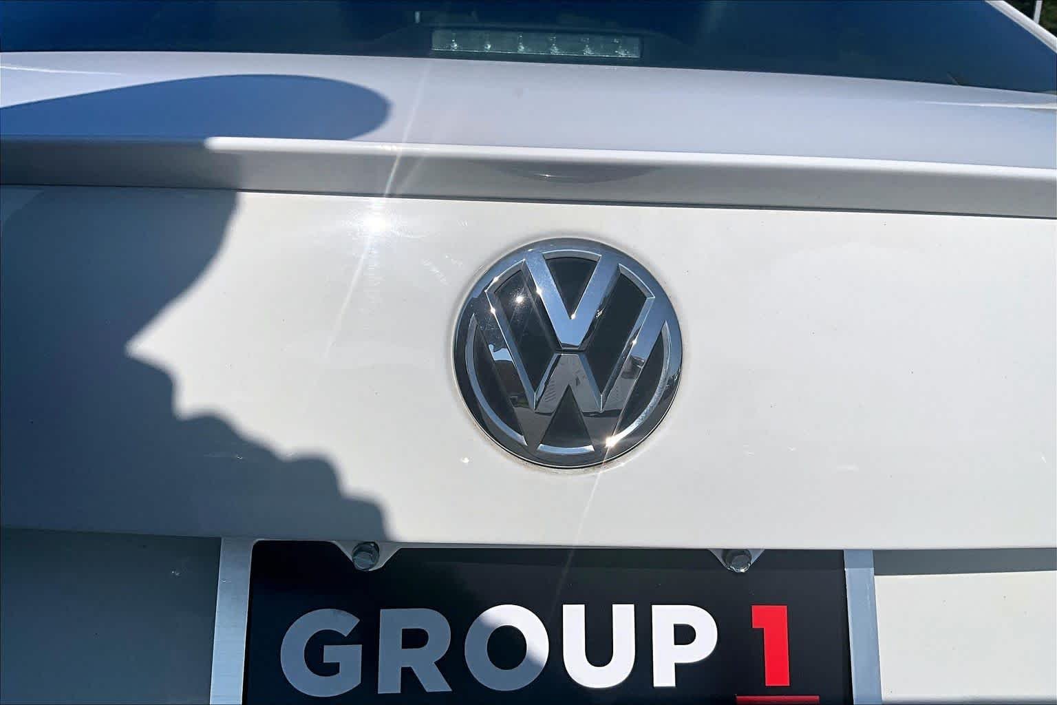 Used 2015  Volkswagen 1.8T SEL image 30