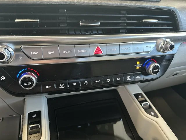 Certified Used 2021 White Kia SX image 26