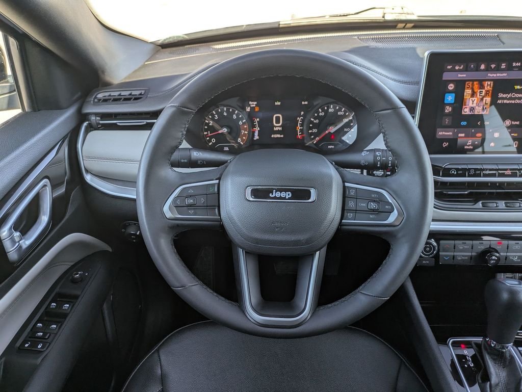 Used 2025 Silver Jeep Limited image 29
