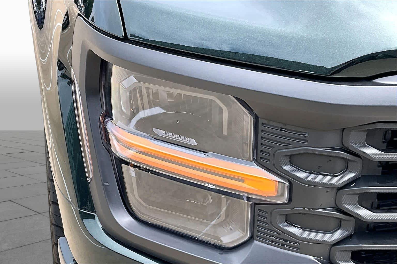 Used 2025 Agate Black Metallic Ford XL image 27