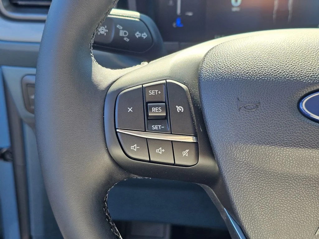 New 2025 Azure Gray Metallic Tri-Coat Ford XLT image 27