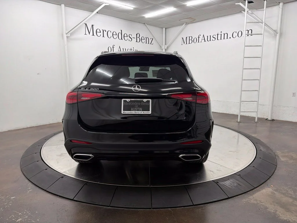 New 2027 Black Mercedes-Benz GLC 300 image 6
