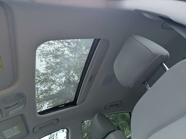 Used 2018 Red Hyundai Value Edition image 20