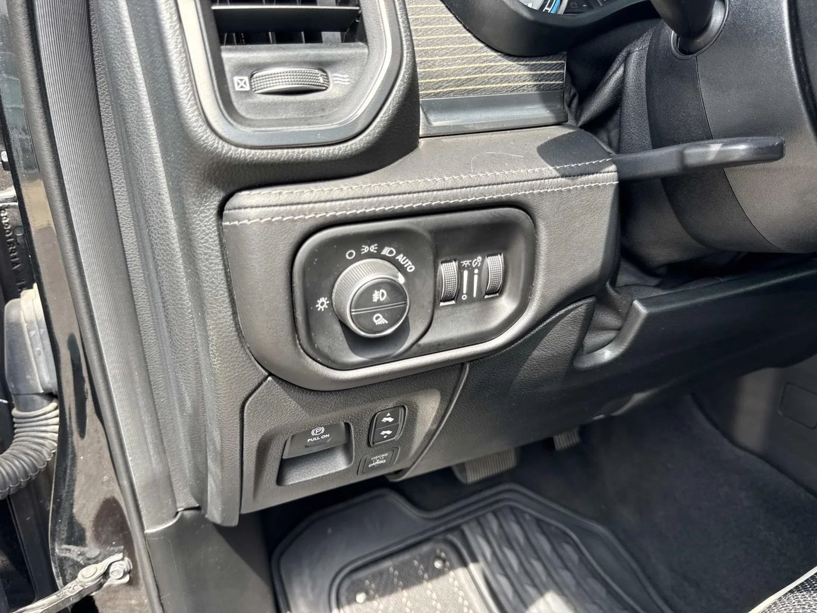 Certified Used 2020 Diamond Black Ram Limited image 21