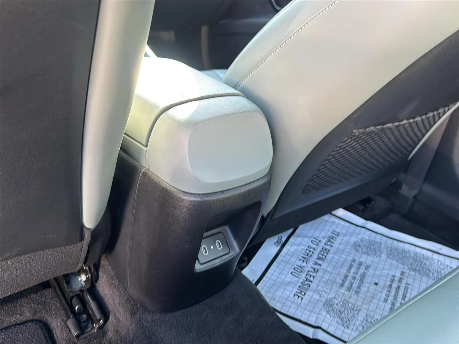 Used 2024 Fluid Metal Hyundai Limited image 16
