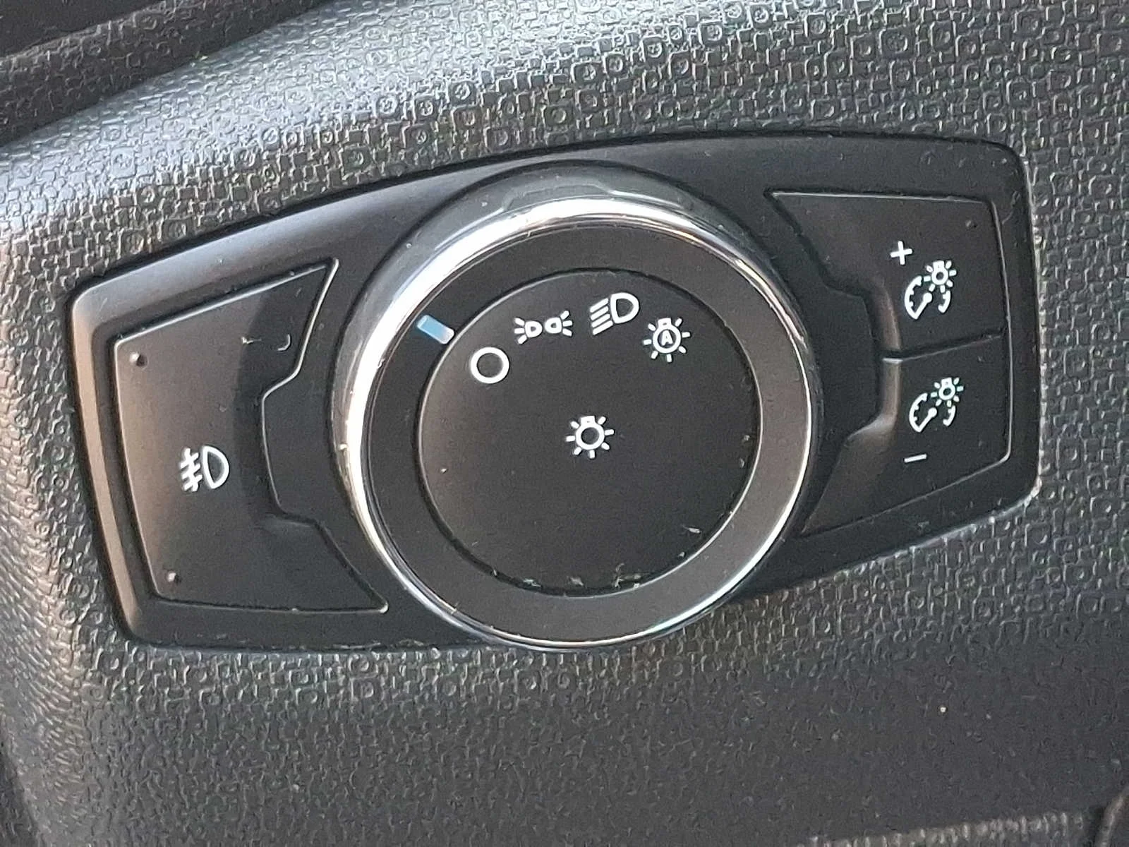 Used 2021 Smoke Metallic Ford SE image 26