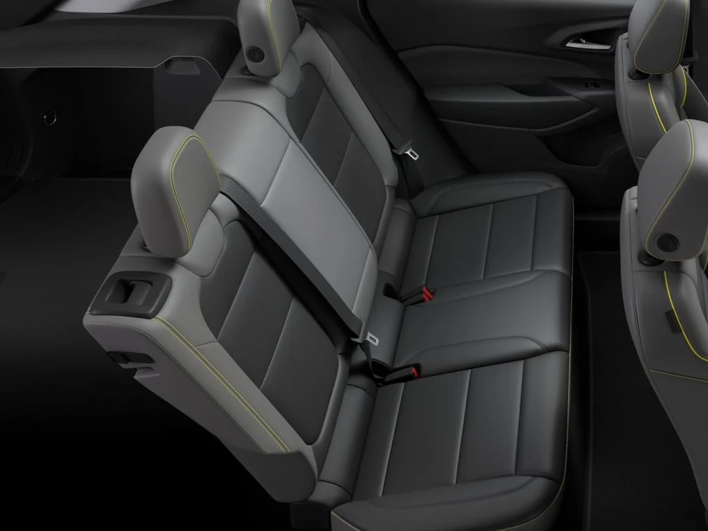 New 2026 Summit White Chevrolet ACTIV image 10
