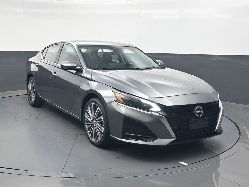 Used 2023 Gray Nissan 2.5 SL image 2