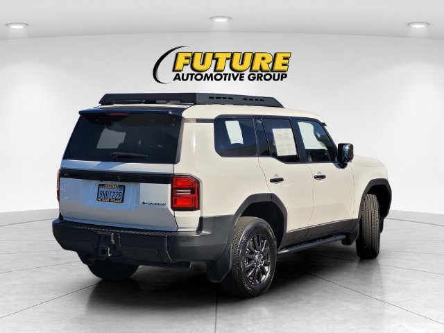 Used 2024 White Toyota Base image 4