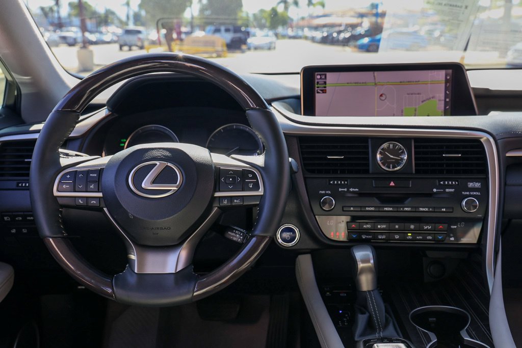 Used 2017 White Lexus 450h image 23
