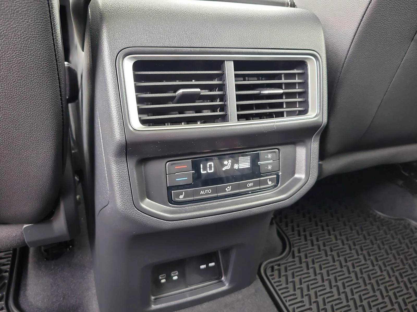 2026 Volkswagen Atlas SEL Premium R-Line - Photo 14