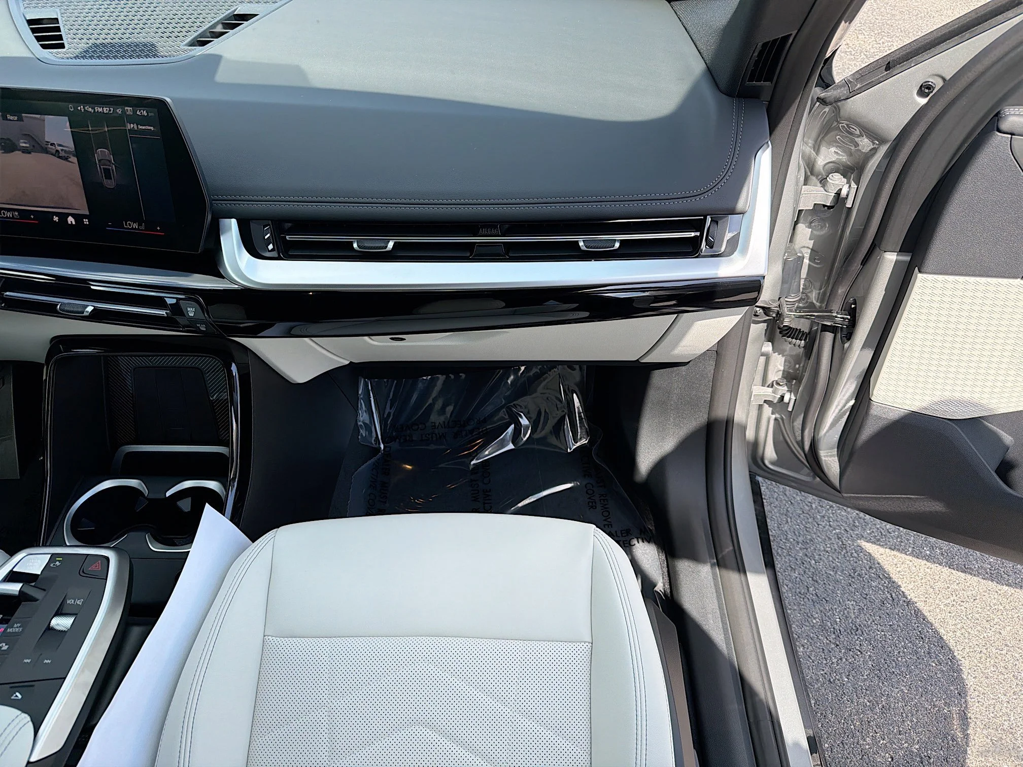 New 2026 Space Silver Metallic BMW xDrive28i image 17