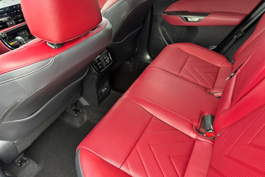 2025 Lexus NX Hybrid 350h - Photo 13