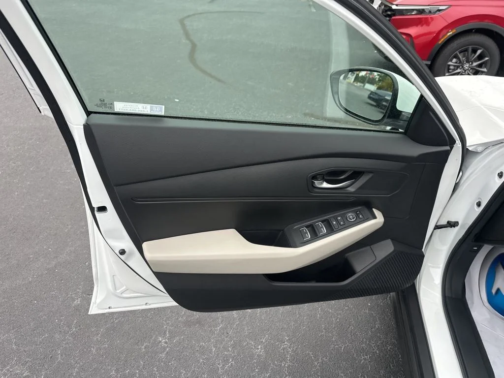 New 2026 Platinum White Pearl Honda LX image 21