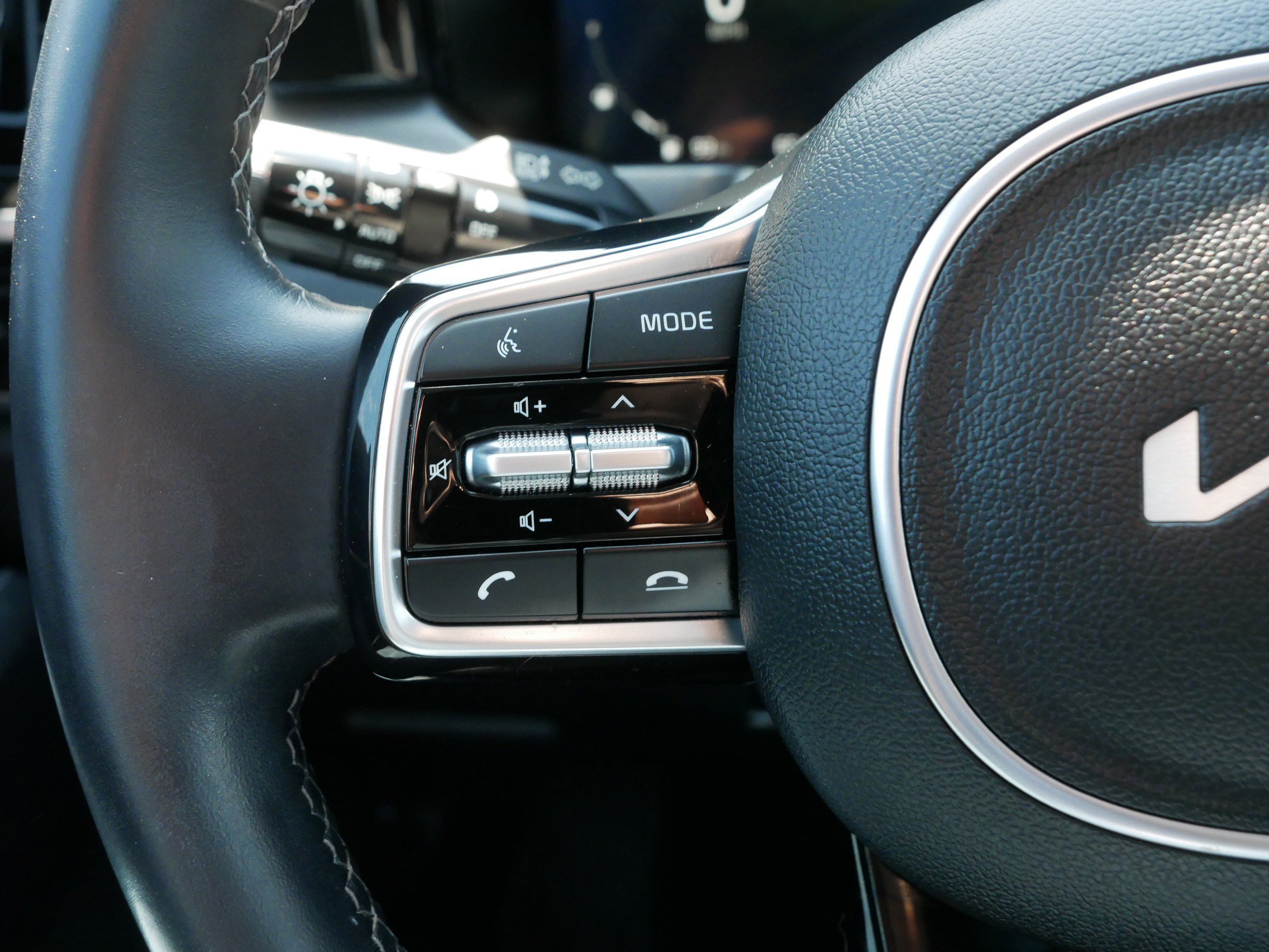 Certified Used 2023 Ebony Black Kia SX image 31