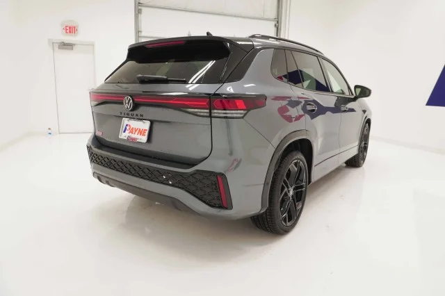 New 2026 Platinum Gray Metallic Volkswagen 2.0T SE R-Line Black image 5