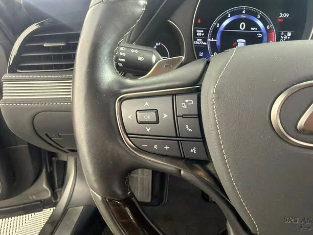 Used 2022 Silver Lexus 500 Base image 27