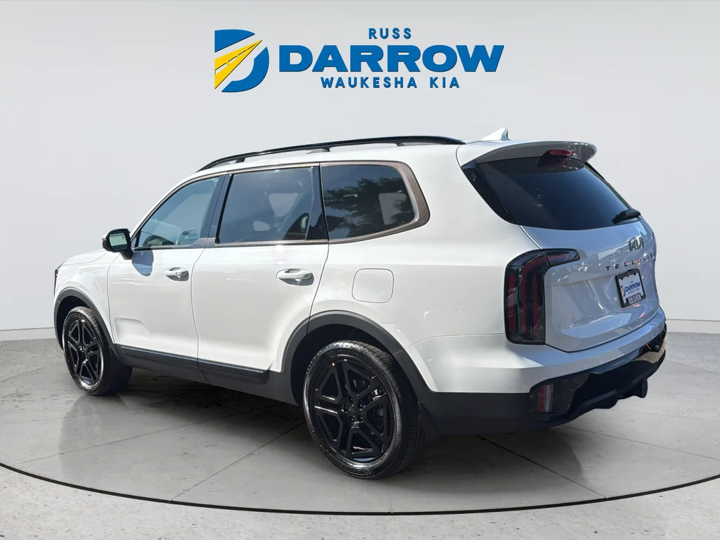 Used 2025 White Kia EX X-Line image 3